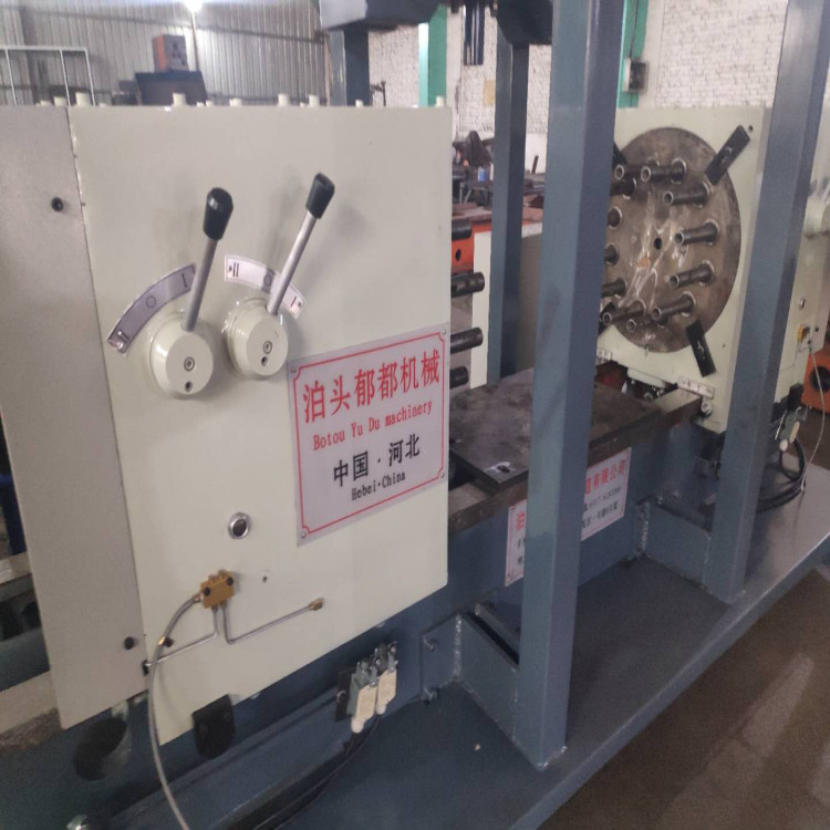 四工位鉆孔攻絲一體機(jī)
